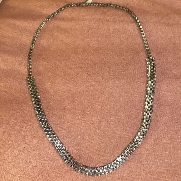 Ann Taylor Chain Link Necklace with Crystals! - Picture 4 of 13